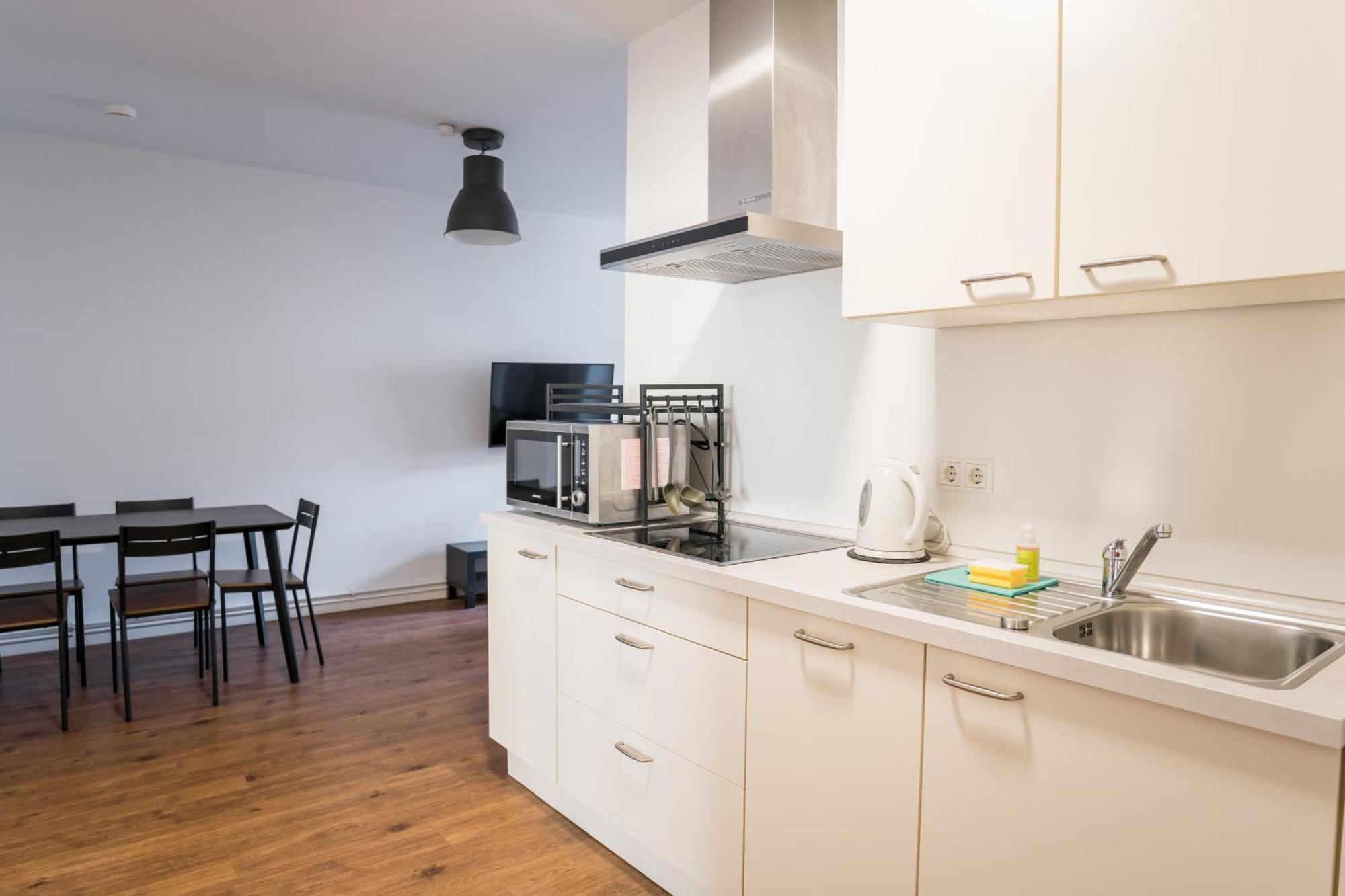 Fantastic 2 Bedroom Apartment Берлин Экстерьер фото